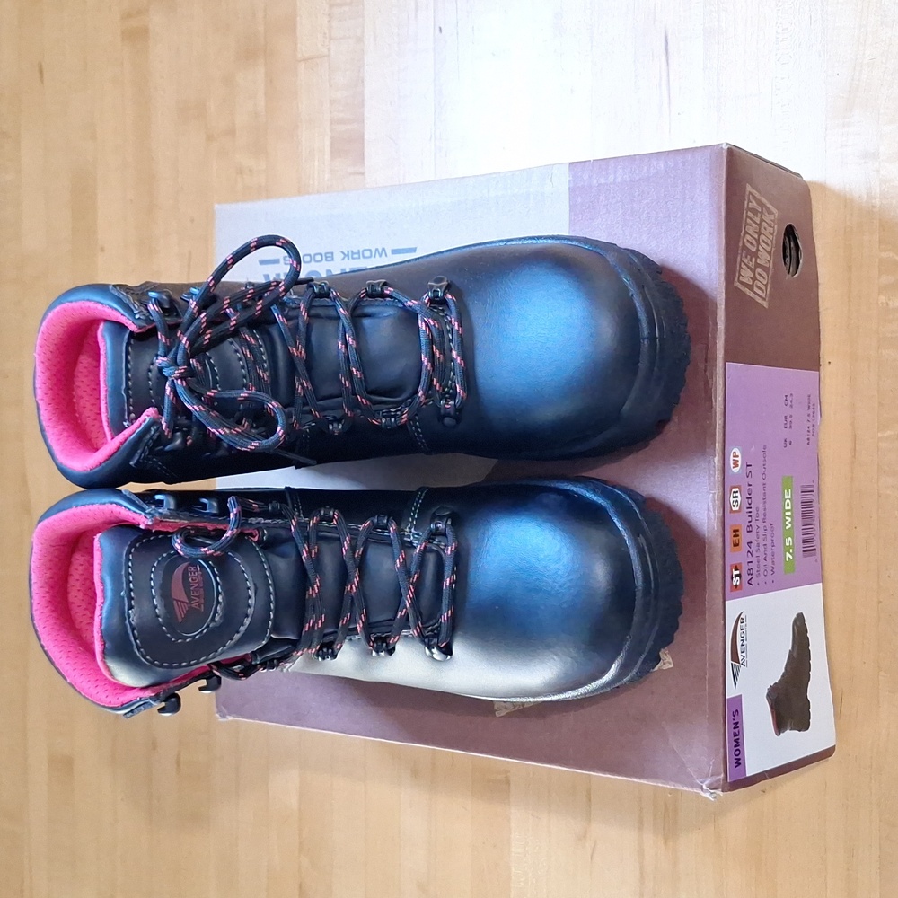 Avenger Work Boots Womens Slip Resistant Waterproof Black & Pink 7.5 WIDE A8124